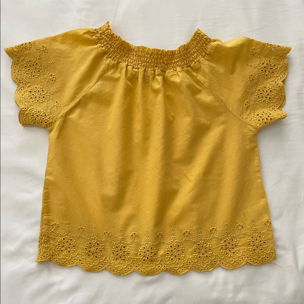 Girls off the shoulder eyelet shirt size 7/8